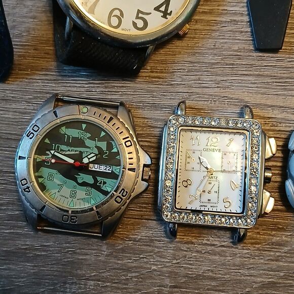 Huge Watch Lot of 25+ Mixed Brands Vintage & Modern Parts/Repair Untested-Box 50